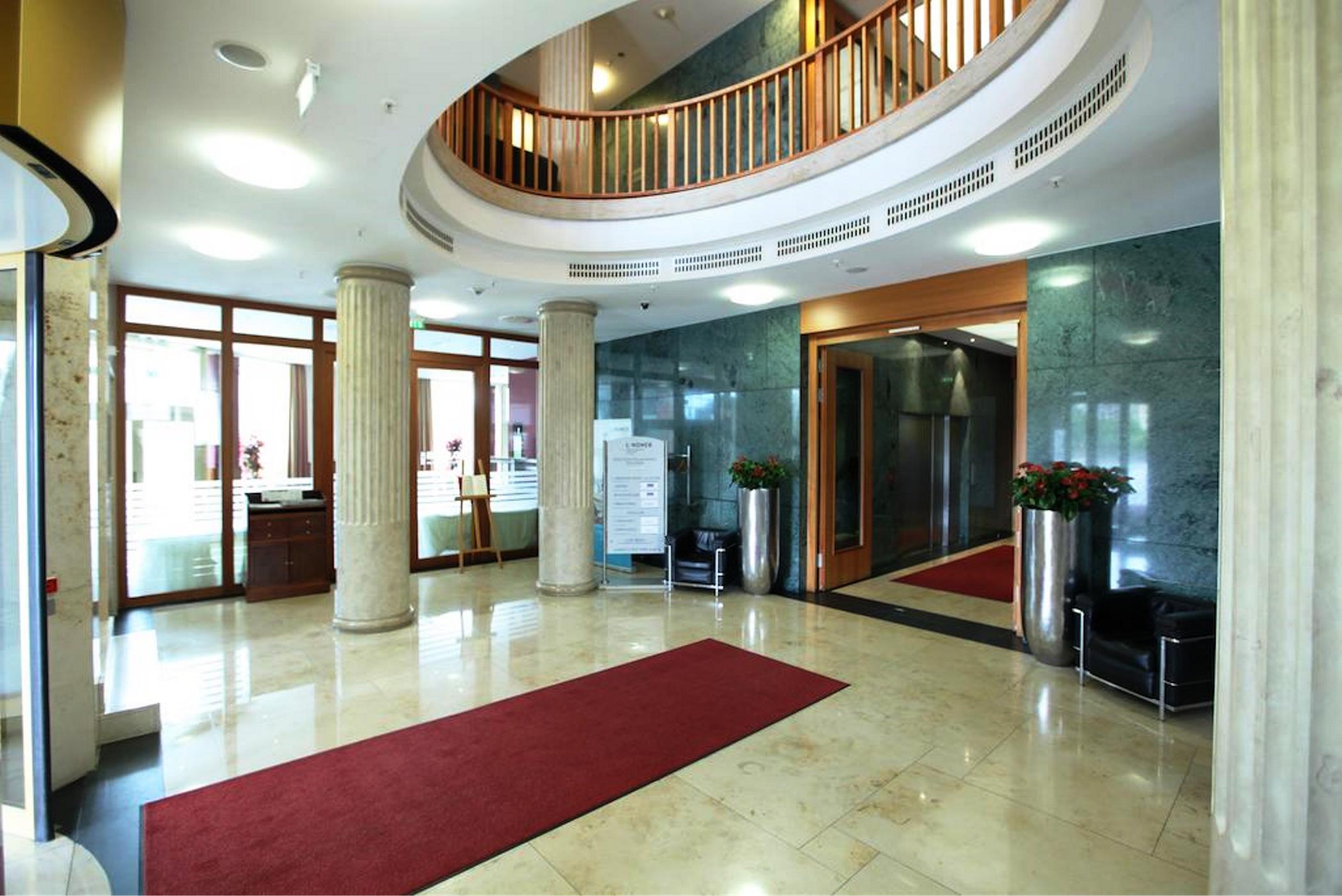 Lindner Hotel Frankfurt Main Plaza, Part Of Jdv By Hyatt Frankfurt am Main Exterior photo